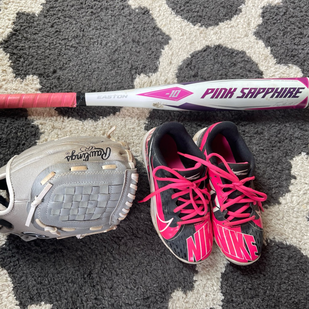 Girls Softball starter lot, softball glove, softball bat, softball shoes!